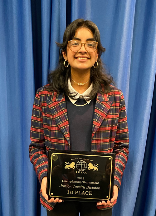Priscilla Guerra with her award